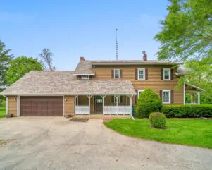 Real Estate - House on 2.7 Acres