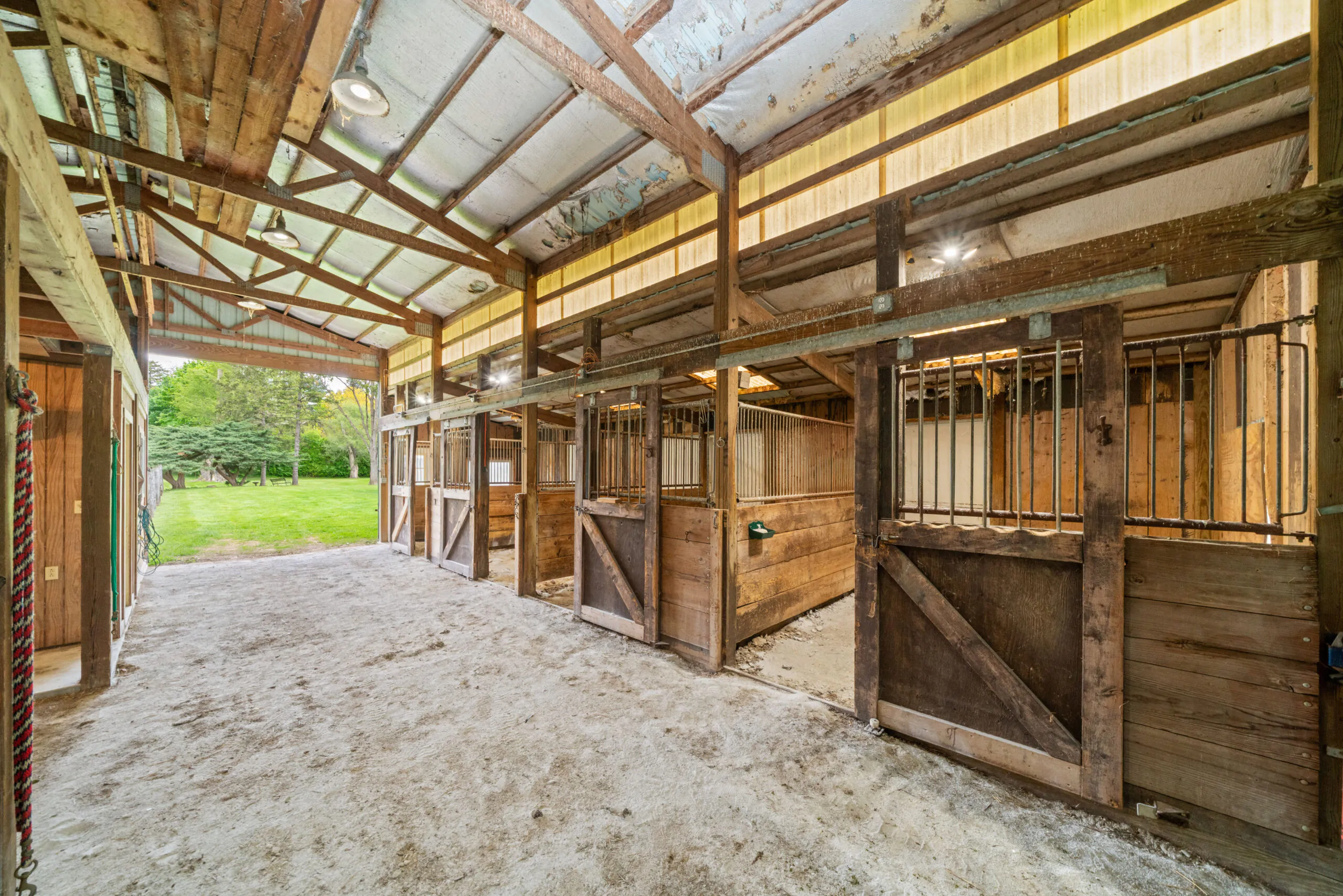 Real Estate - House on 2.7 Acres